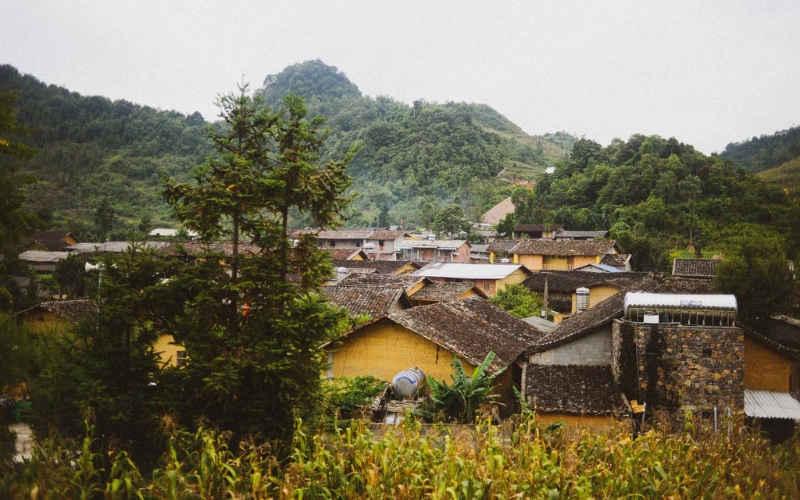 Bản Lô Lô Chải