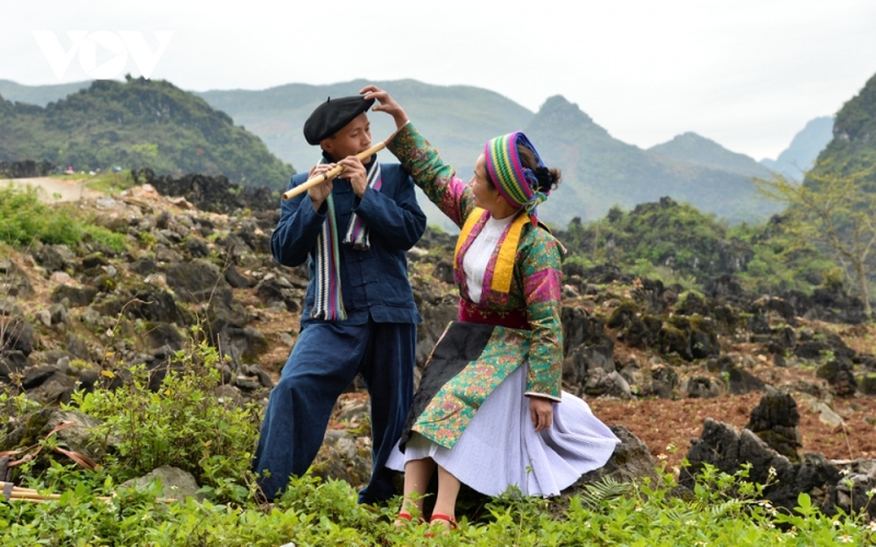 Chợ tình Khâu Vai