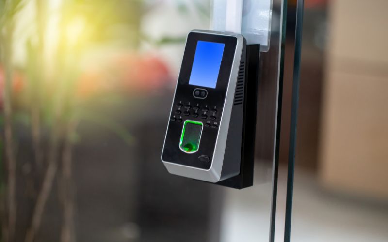khóa nhận diện khuôn mặt