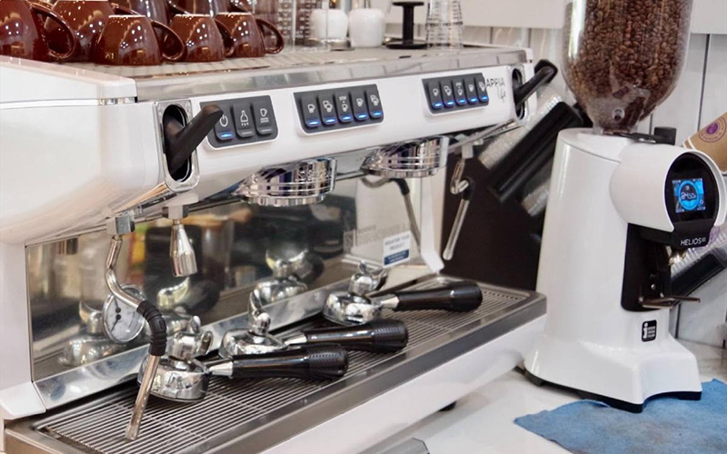 vai trò của việc lựa chọn thương hiệu máy pha cafe uy tín