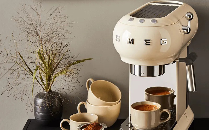 thương hiệu máy pha cà phê Smeg 